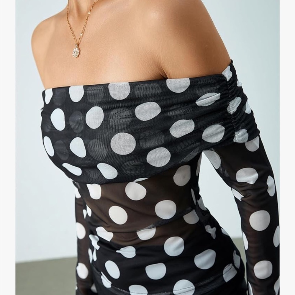NWT Black and White Polka Dot Off-Shoulder Top - Picture 3 of 4